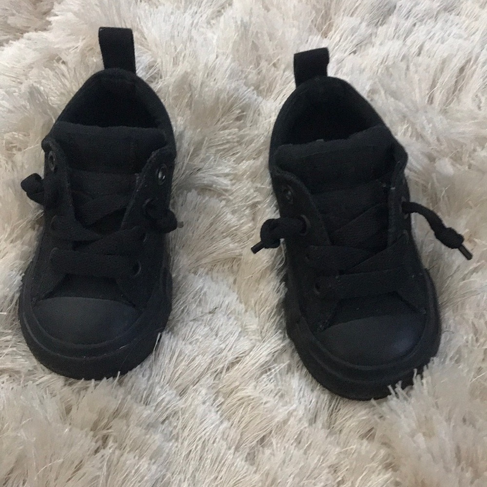 Black converse